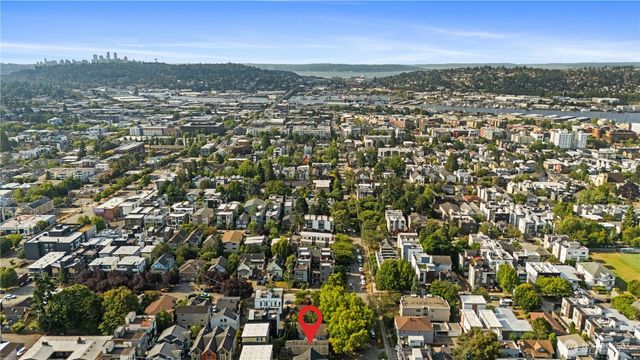 6412 17th Avenue NW, Seattle, WA 98107