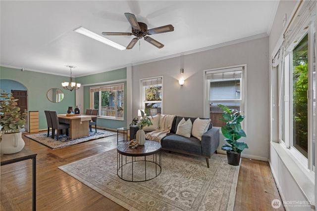 6412 17th Avenue NW, Seattle, WA 98107