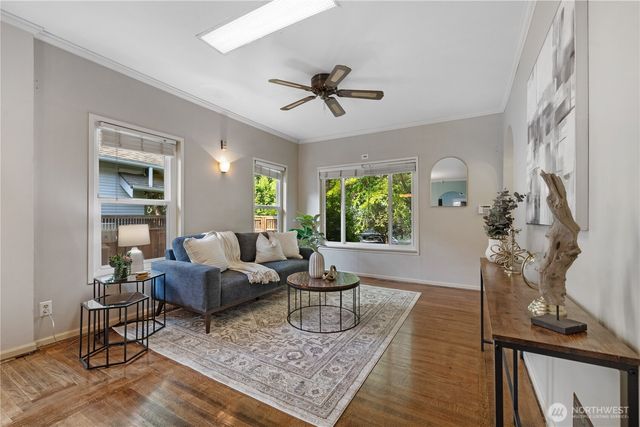 6412 17th Avenue NW, Seattle, WA 98107