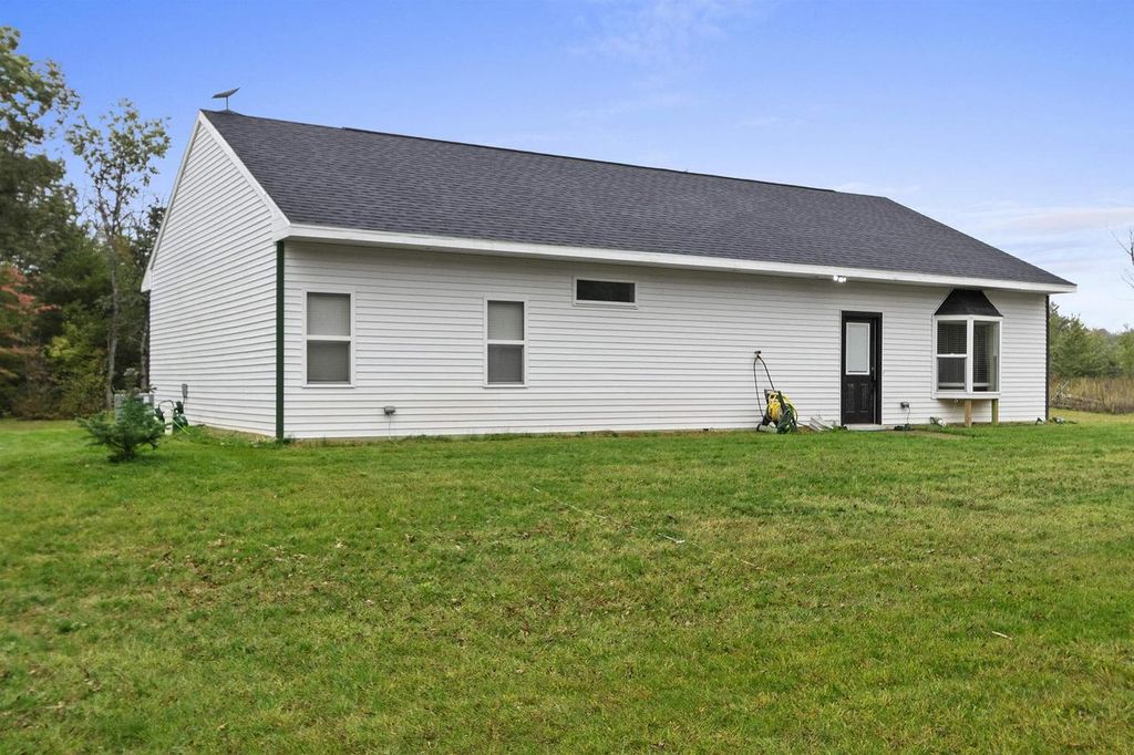 N8511 JOHNSON FALLS ROAD, Crivitz, WI 54114