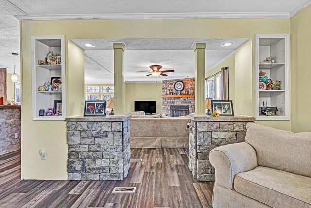 7682 Lee Hwy, Troutville, VA 24175