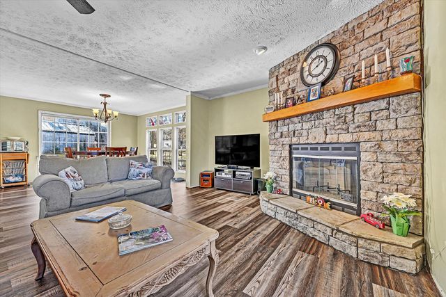 7682 Lee Hwy, Troutville, VA 24175