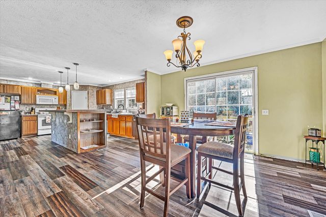 7682 Lee Hwy, Troutville, VA 24175