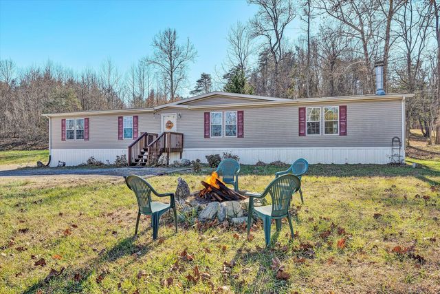 7682 Lee Hwy, Troutville, VA 24175