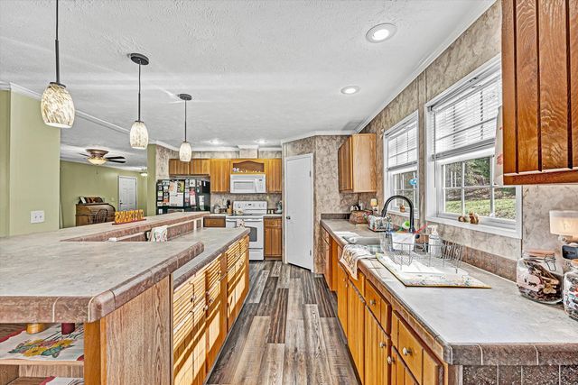 7682 Lee Hwy, Troutville, VA 24175