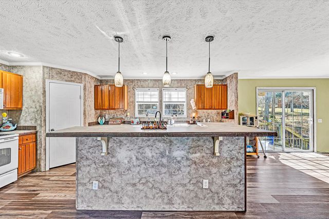 7682 Lee Hwy, Troutville, VA 24175