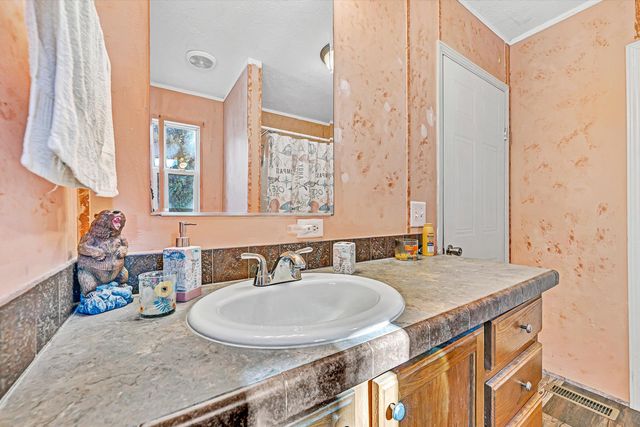 7682 Lee Hwy, Troutville, VA 24175