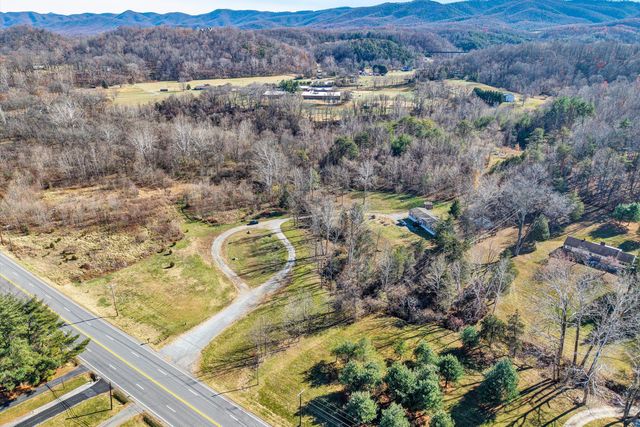 7682 Lee Hwy, Troutville, VA 24175