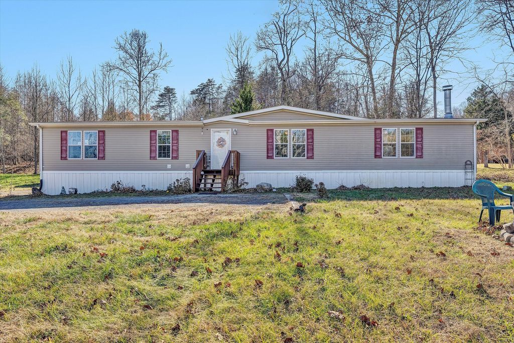7682 Lee Hwy, Troutville, VA 24175