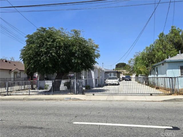 16466 Arrow Boulevard 2, Fontana, CA 92335
