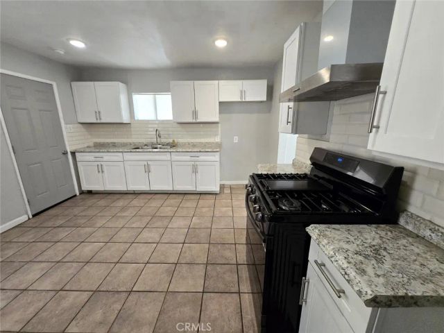 16466 Arrow Boulevard 2, Fontana, CA 92335