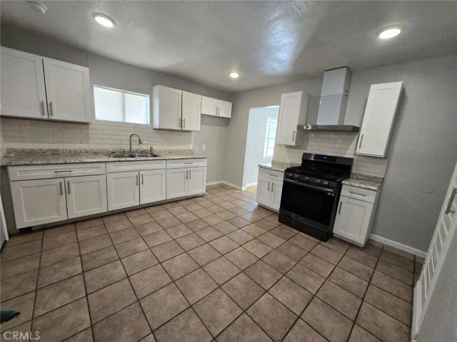 16466 Arrow Boulevard 2, Fontana, CA 92335