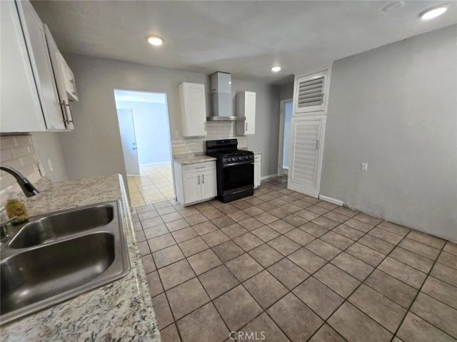 16466 Arrow Boulevard 2, Fontana, CA 92335