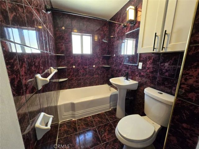16466 Arrow Boulevard 2, Fontana, CA 92335