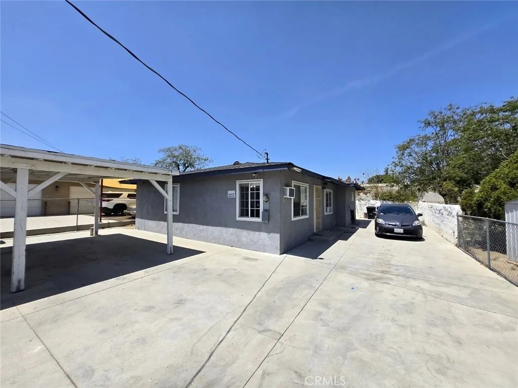 16466 Arrow Boulevard 2, Fontana, CA 92335