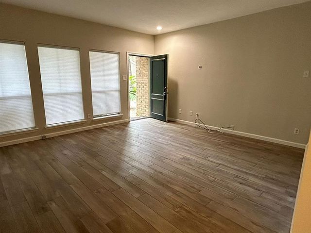 2100 Tanglewilde Street 515, Houston, TX 77063