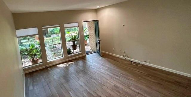 2100 Tanglewilde Street 515, Houston, TX 77063