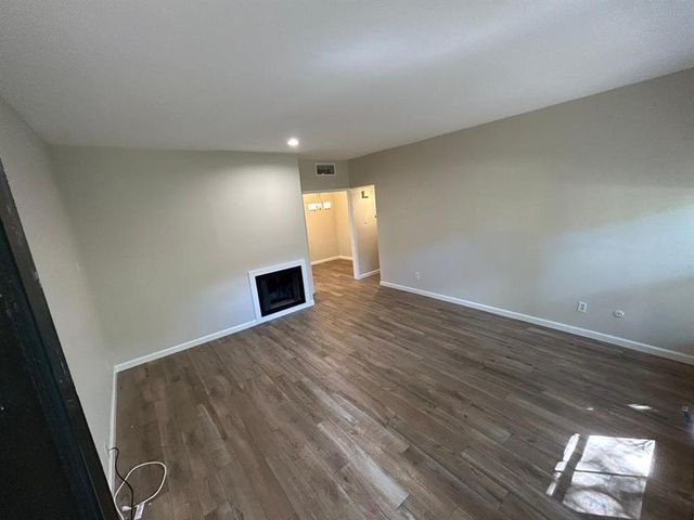 2100 Tanglewilde Street 515, Houston, TX 77063