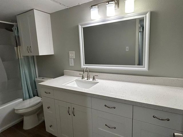 2100 Tanglewilde Street 515, Houston, TX 77063