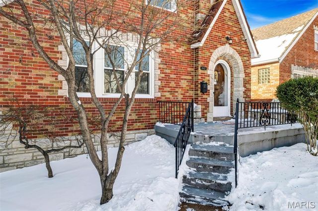 6042 Oleatha Avenue, St Louis, MO 63139