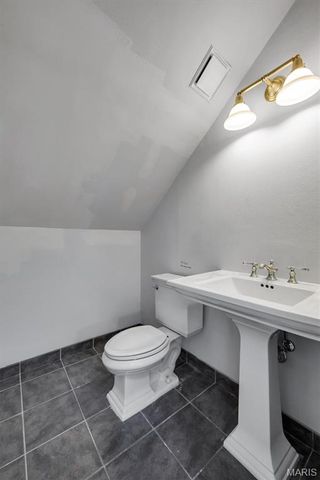 6042 Oleatha Avenue, St Louis, MO 63139