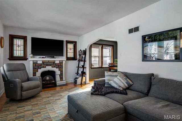 6042 Oleatha Avenue, St Louis, MO 63139