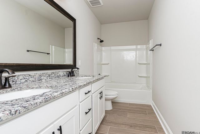 39234 Blue Heron Ct, Prairieville, LA 70769