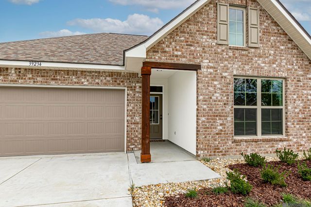 39234 Blue Heron Ct, Prairieville, LA 70769