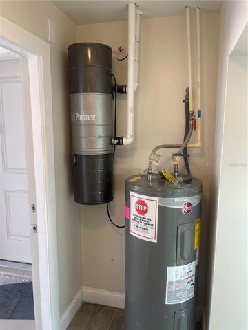 916 TIMOR AVENUE, Orlando, FL 32804