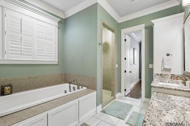 16094 Redstone Dr, Pride, LA 70770