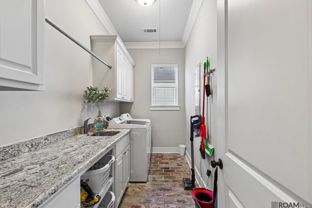 16094 Redstone Dr, Pride, LA 70770