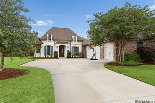 16094 Redstone Dr, Pride, LA 70770