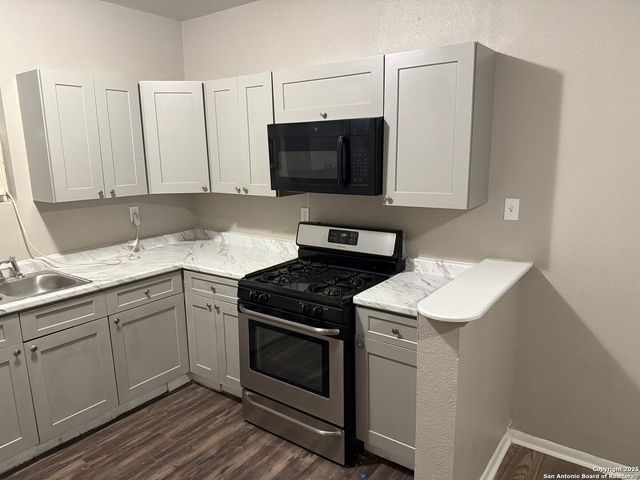 378 E Petaluma BLVD, San Antonio, TX 78221