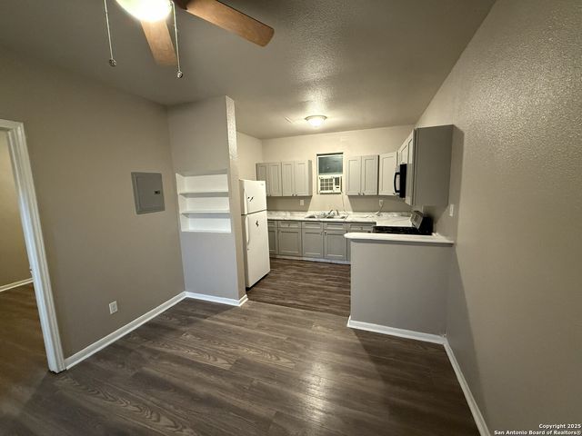 378 E Petaluma BLVD, San Antonio, TX 78221