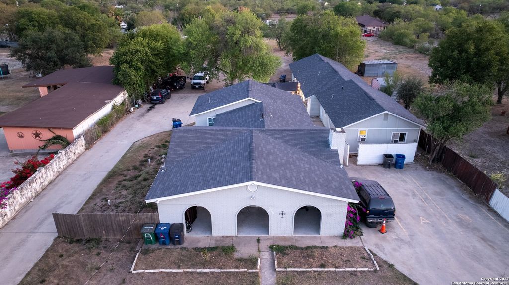 378 E Petaluma BLVD, San Antonio, TX 78221