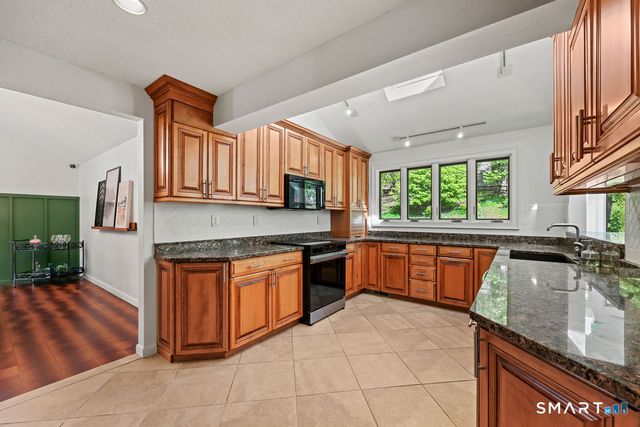 110 Stanley Drive, Glastonbury, CT 06033