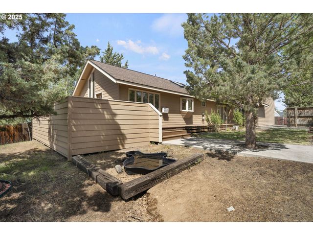 21224 DOVE Ln, Bend, OR 97702