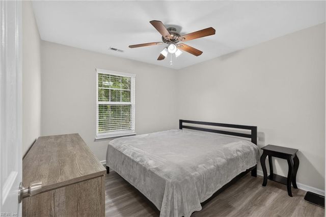 1428 Gust LN, Chesapeake, VA 23323