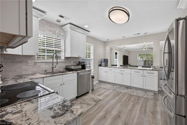 1428 Gust LN, Chesapeake, VA 23323