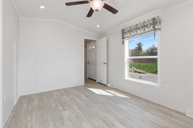 46 Brookwood Drive, Salem, NH 03079