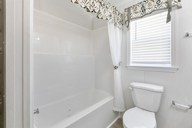 46 Brookwood Drive, Salem, NH 03079