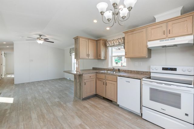 46 Brookwood Drive, Salem, NH 03079