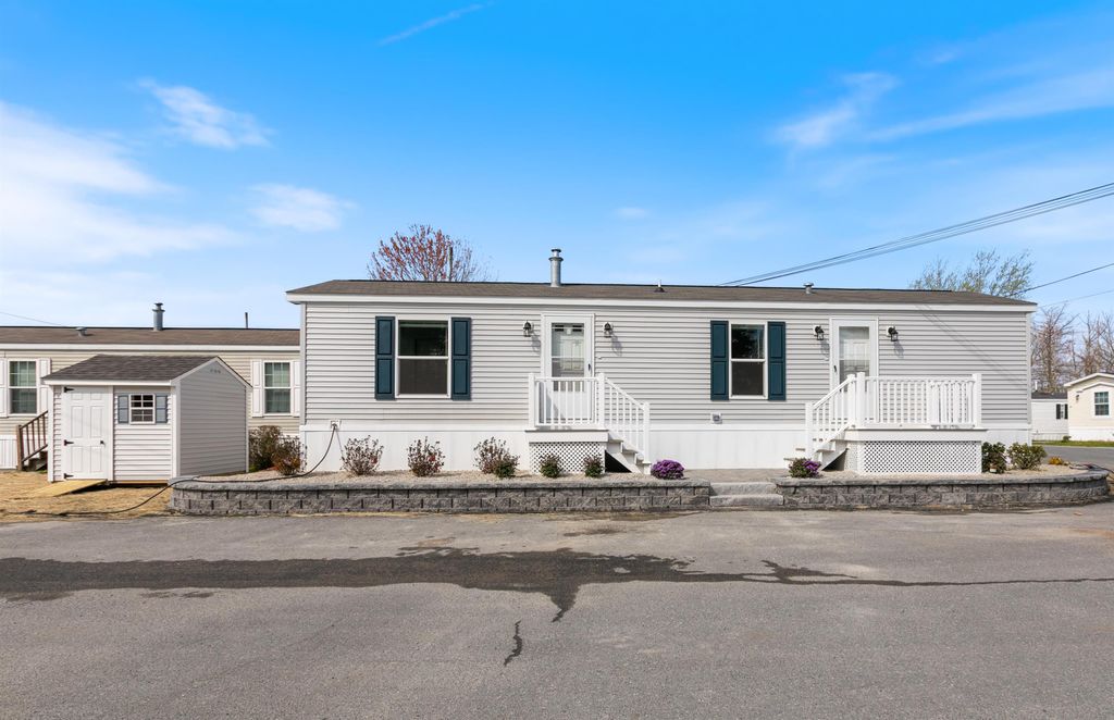 46 Brookwood Drive, Salem, NH 03079