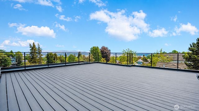 414 30th Avenue, Seattle, WA 98122