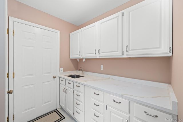 16252 Country Knoll Drive, Northville Township, MI 48168