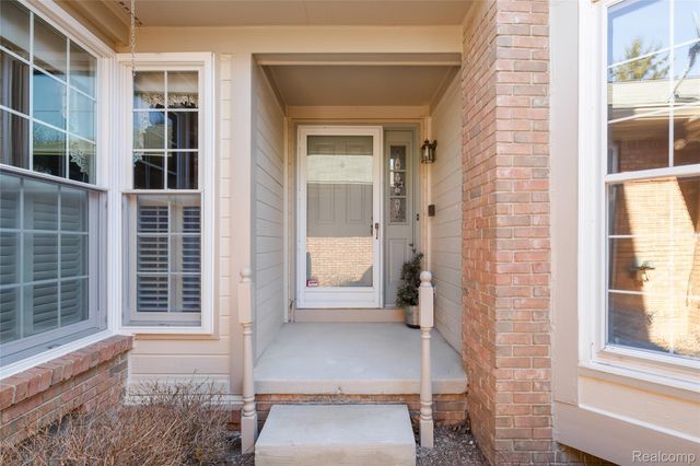 16252 Country Knoll Drive, Northville Township, MI 48168