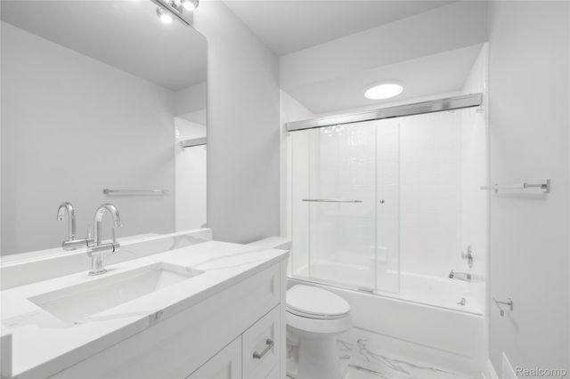 16252 Country Knoll Drive, Northville Township, MI 48168