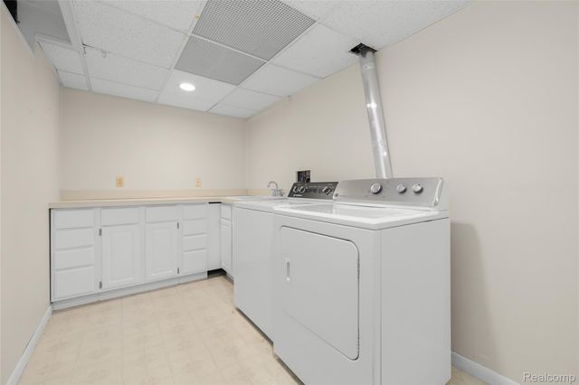 16252 Country Knoll Drive, Northville Township, MI 48168