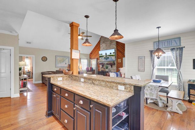 135 Gilleys Court, Summerville, SC 29483