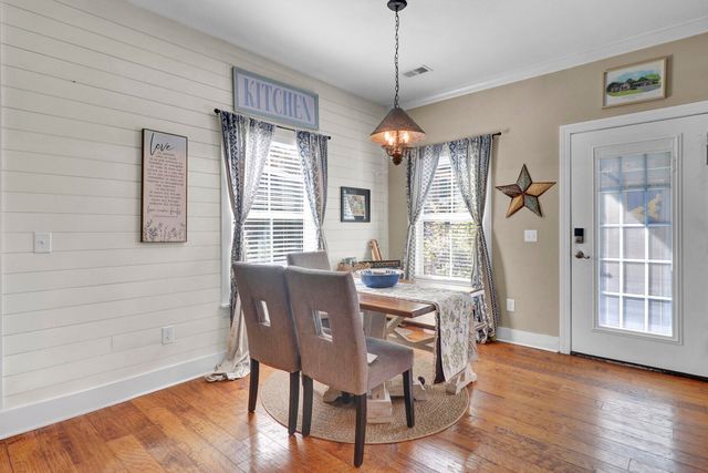 135 Gilleys Court, Summerville, SC 29483